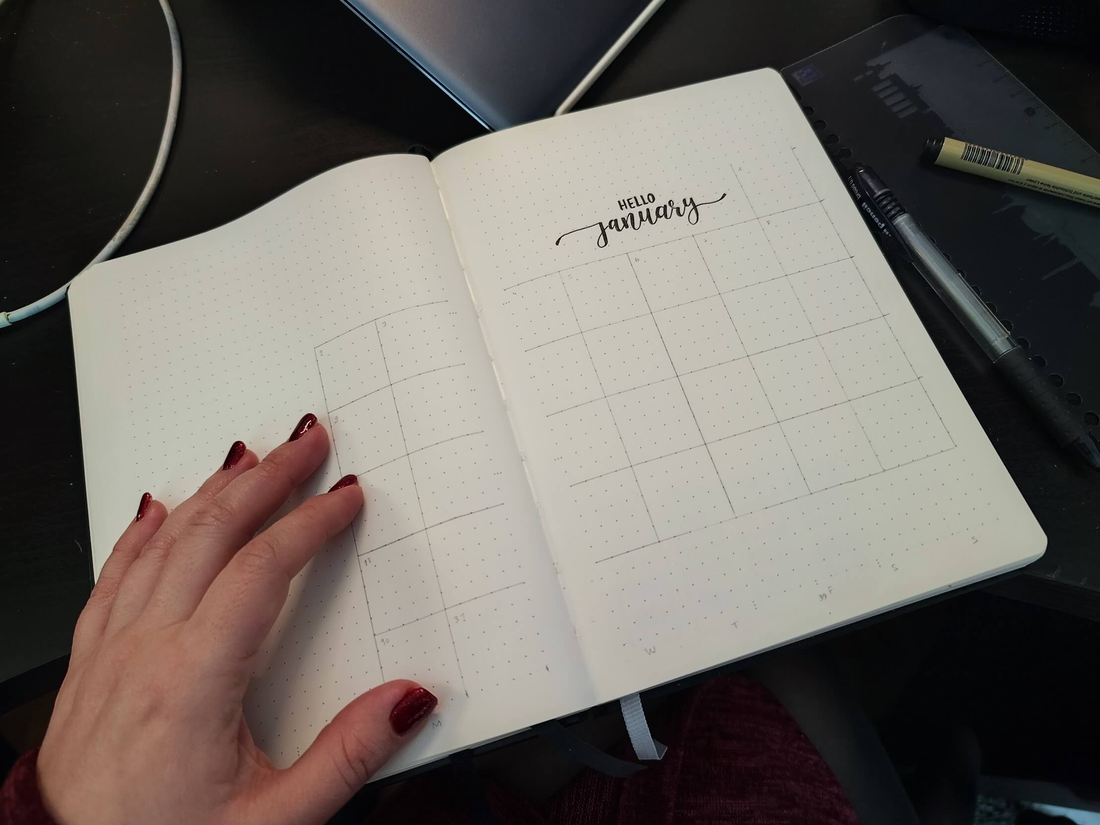 bullet journal lorelei web hello january (1)